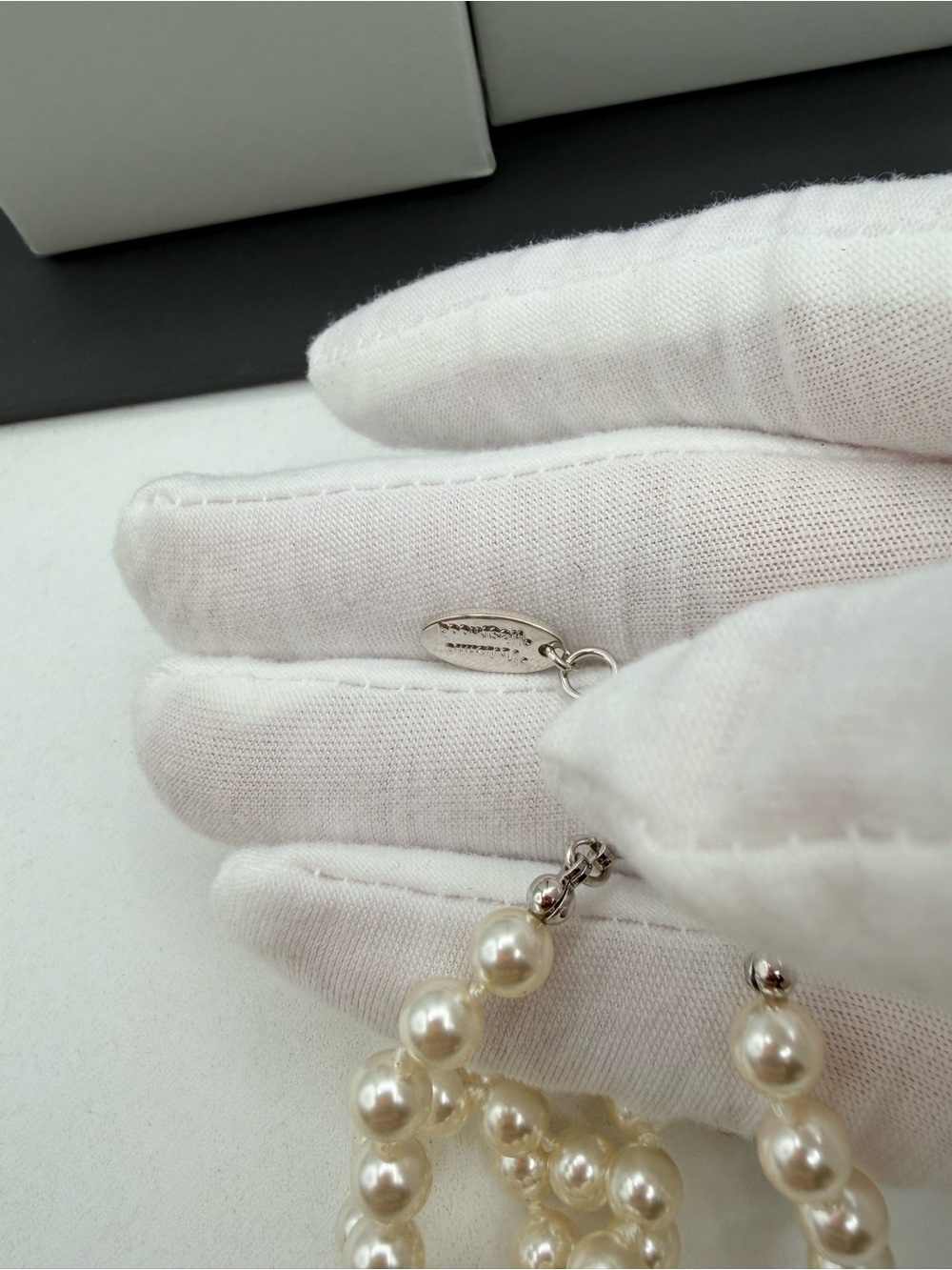 Vivienne Westwood Orb Pearl Neckalce - Picture 8 of 14